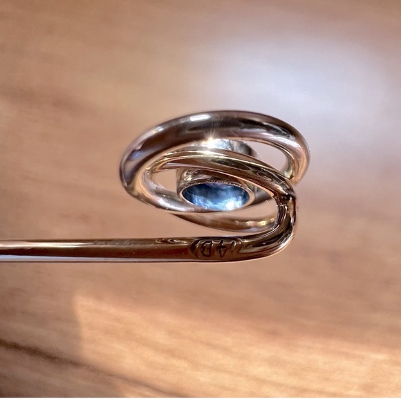 Vintage 14K White and Yellow Gold Sapphire Pin - Picture 4 of 6